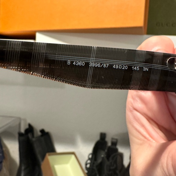 Burberry sunglasses - Picture 10 of 10